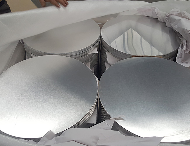 Disco de aluminio para utensilios